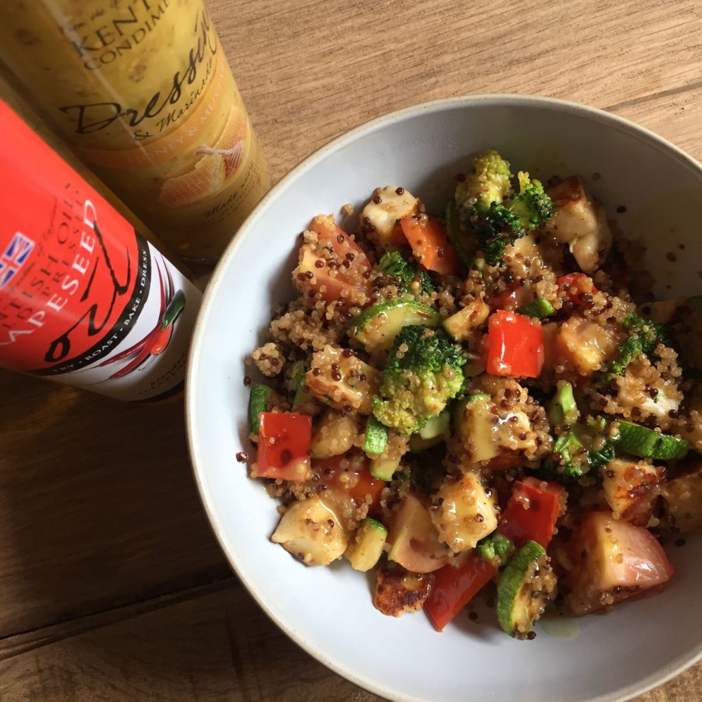 Quinoa Vegetal & falafel con miel & Aderezo de mostaza